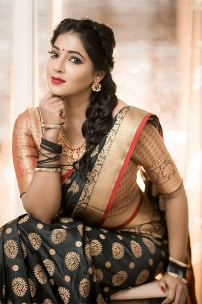 Puja Housewife Escorts in Kolkata