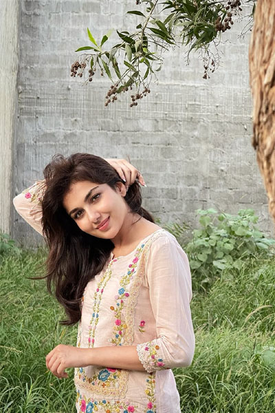 Niharika Celebrity Escorts in Dhanbad