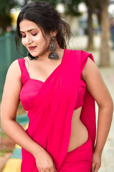 Shivani Sexy Escorts in Varanasi