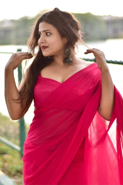 Shivani Sexy Escorts in Varanasi