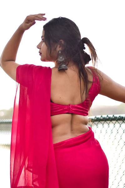 Shivani Sexy Escorts in Varanasi