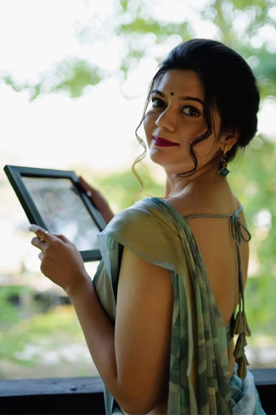 Tina Busty Escorts in Varanasi