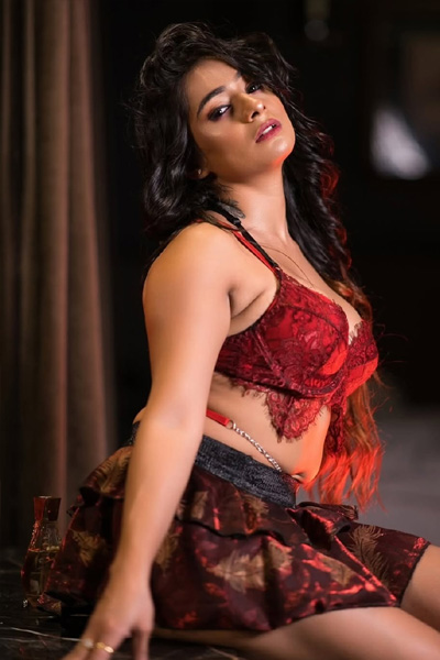 Elena Escort in Pune