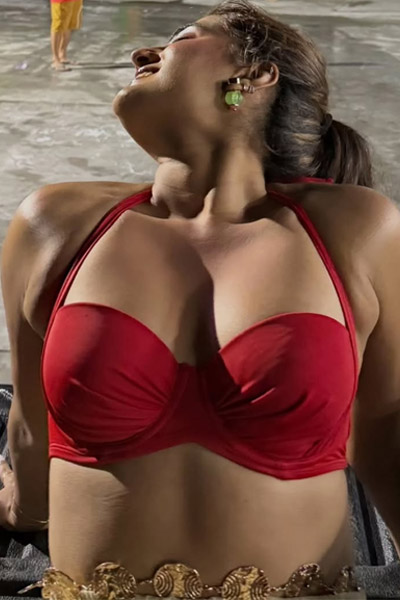 Sexy Isha Showing Her Big Boobs