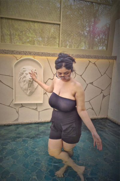 Mussoorie Julia Air-hostess Escorts