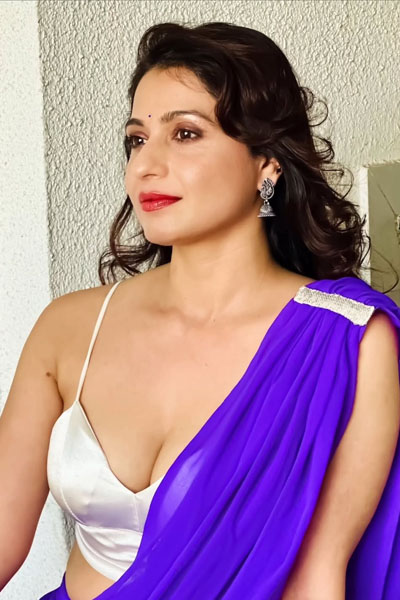 Model Escorts Manisha Provide Services