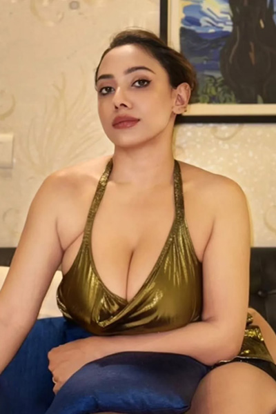 Neha Sexy Escorts Showing Her Sexy Sigure