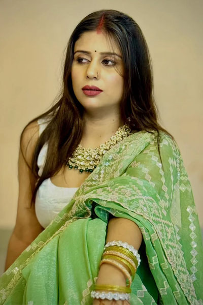 Sexy HouseWife Escorts Yamini